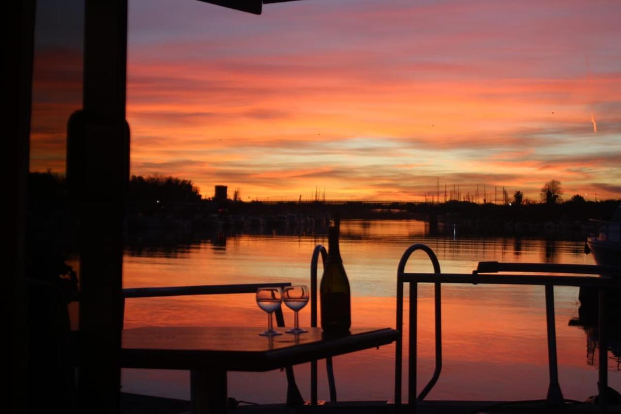 Boat And Breakfast Fiumicino - Roma Hotel Ostia Antica Exterior photo